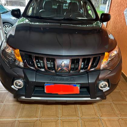 MITSUBISHI L200 TRITON 2.4 16V TURBO DIESEL SPORT GLS CD 4P 4X4 AUTOMÁTICO MITSUBISHI L200 TRITON 2.4 16V TURBO DIESEL SPORT GLS CD 4P 4X4 AUTOMÁTICO